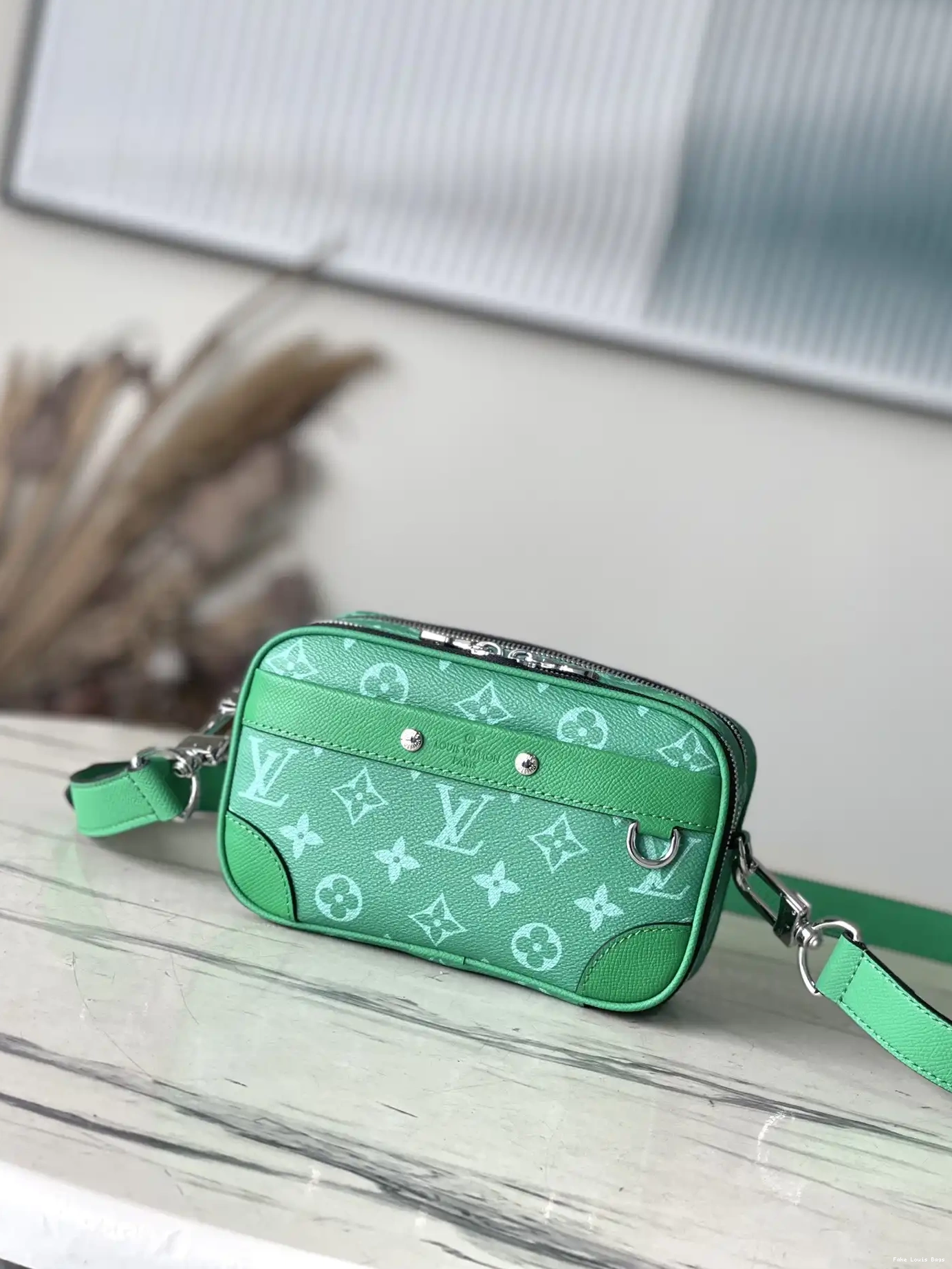 Fake Louis Bags LOUIS Nano Alpha-11.0*18.5*6.5CM VUITTON 0618